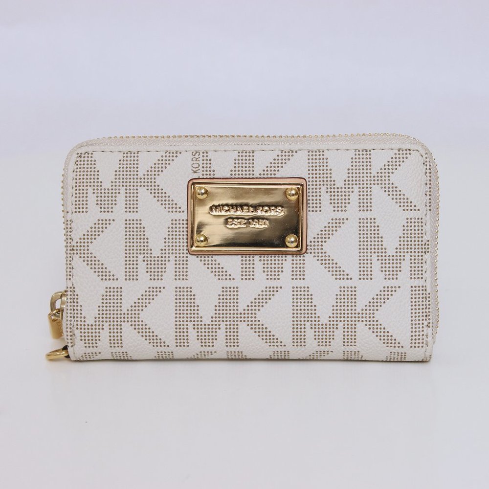 NWOT Michael Kors Wristlet Cream